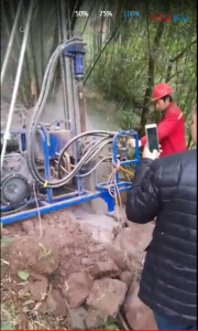 SDZ-60全液壓風(fēng)動山地輕便鉆機(jī)施工視頻1